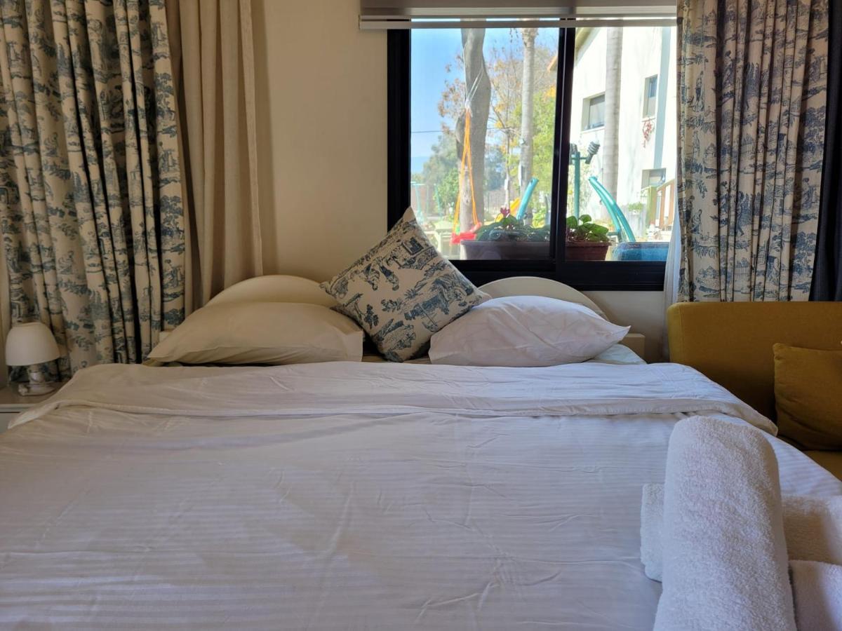 Nuriel Fruit & Guest House Sheʼar Yashuv Екстериор снимка