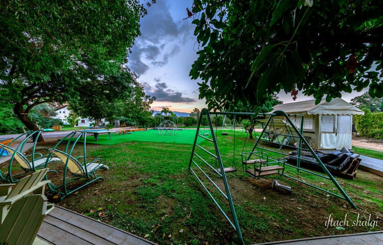 Nuriel Fruit & Guest House Sheʼar Yashuv Екстериор снимка