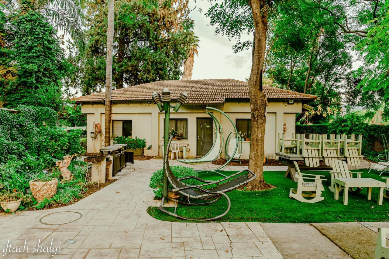 Nuriel Fruit & Guest House Sheʼar Yashuv Екстериор снимка