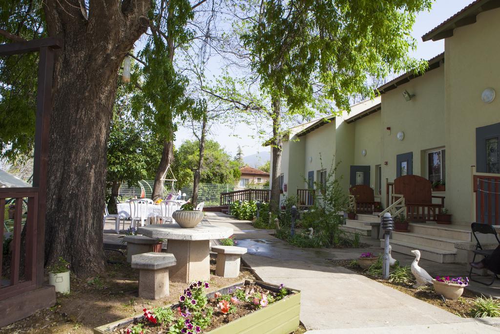 Nuriel Fruit & Guest House Sheʼar Yashuv Екстериор снимка