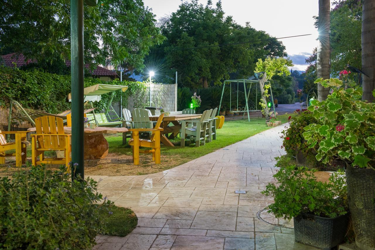 Nuriel Fruit & Guest House Sheʼar Yashuv Екстериор снимка