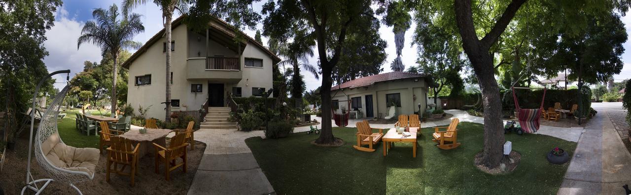 Nuriel Fruit & Guest House Sheʼar Yashuv Екстериор снимка