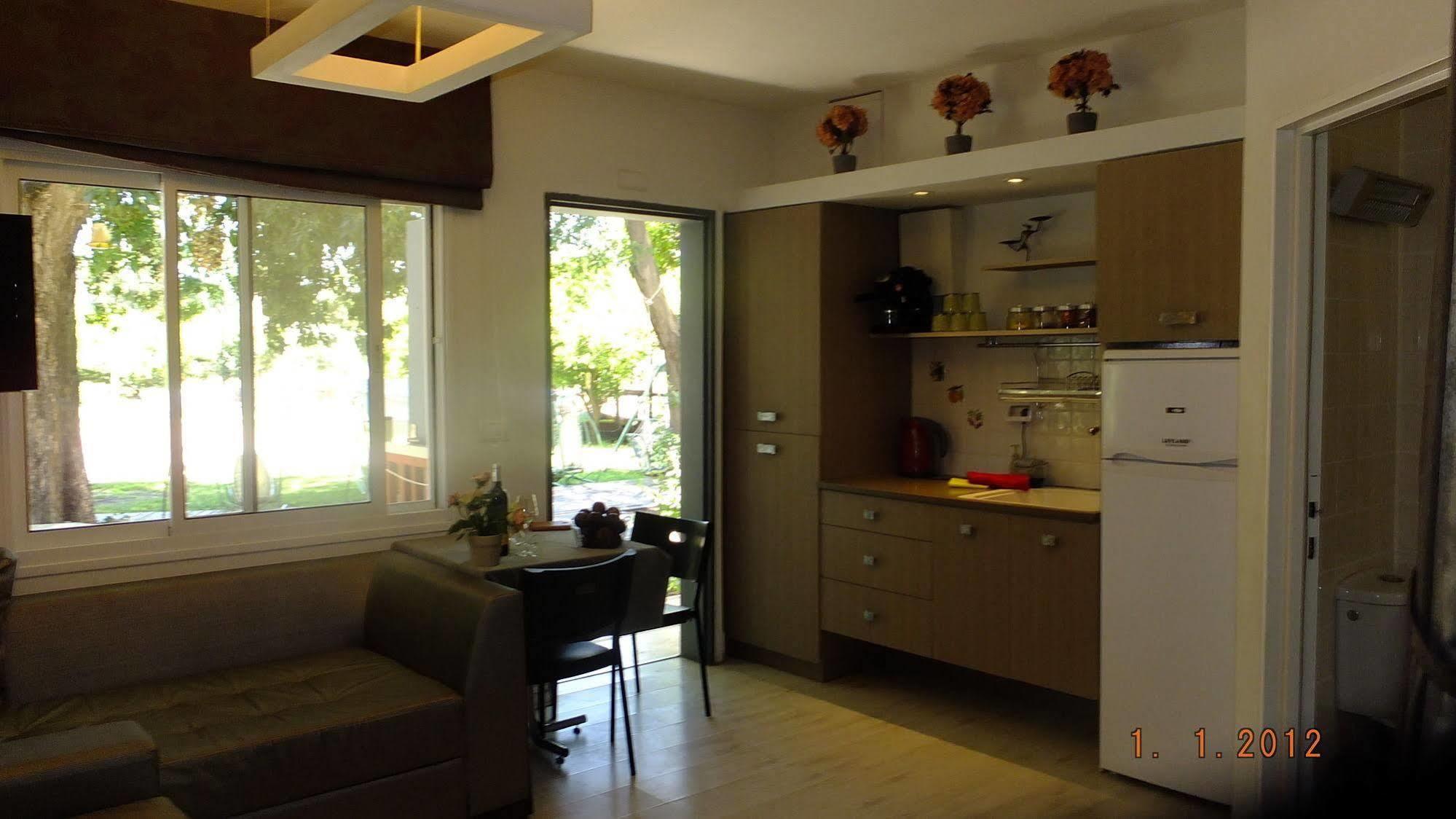 Nuriel Fruit & Guest House Sheʼar Yashuv Екстериор снимка